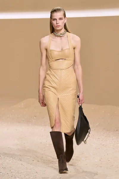Look 26